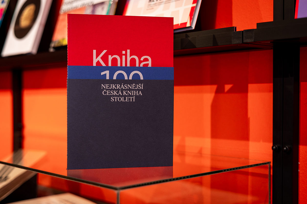 Kniha100