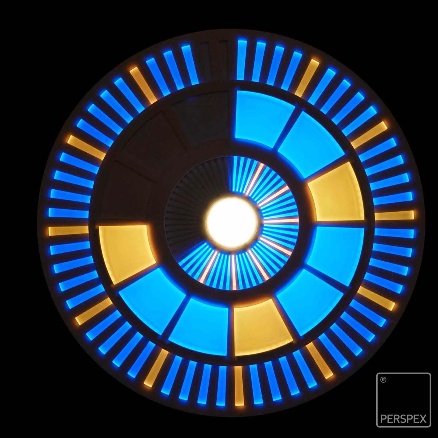 01_PERSPEX_Tempus_Rousseau_Design_futuristic_clock (29).jpg (Daimler AG...