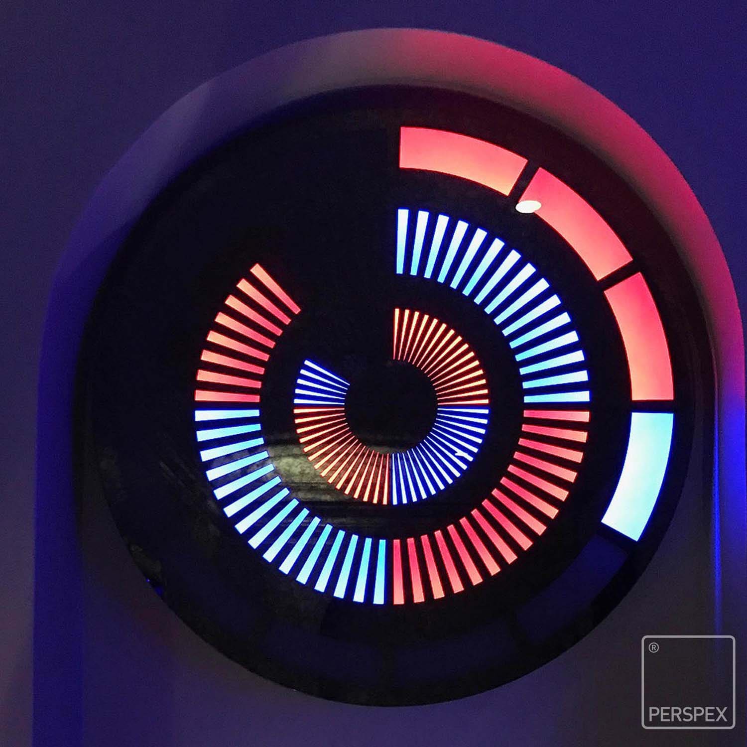 hodiny z plexiskla perspex